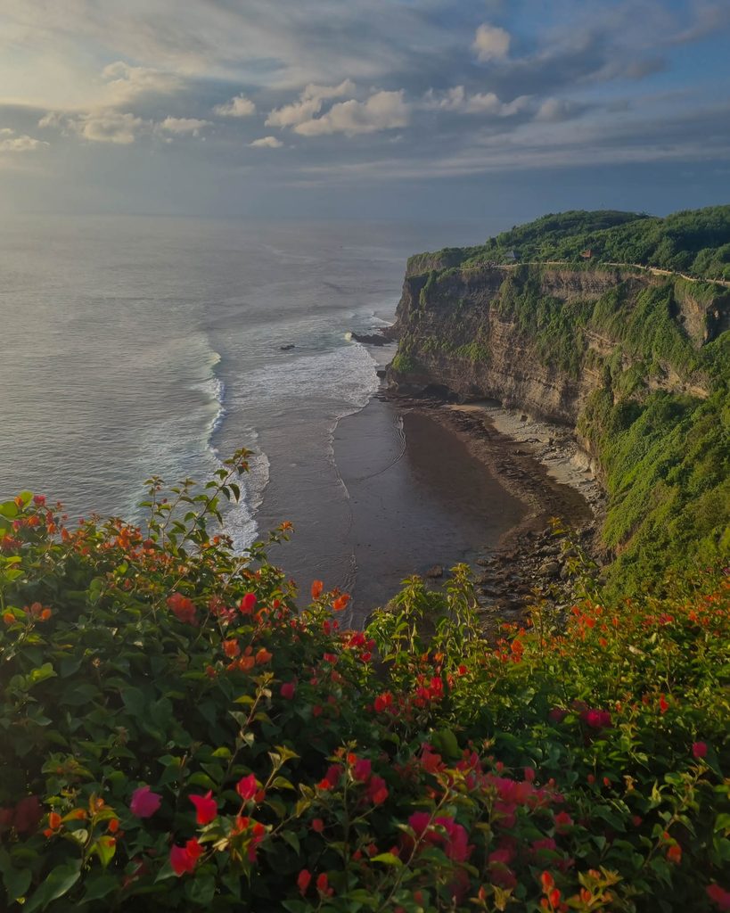 Les falaises d’Uluwatu, Bali hors des sentiers battus