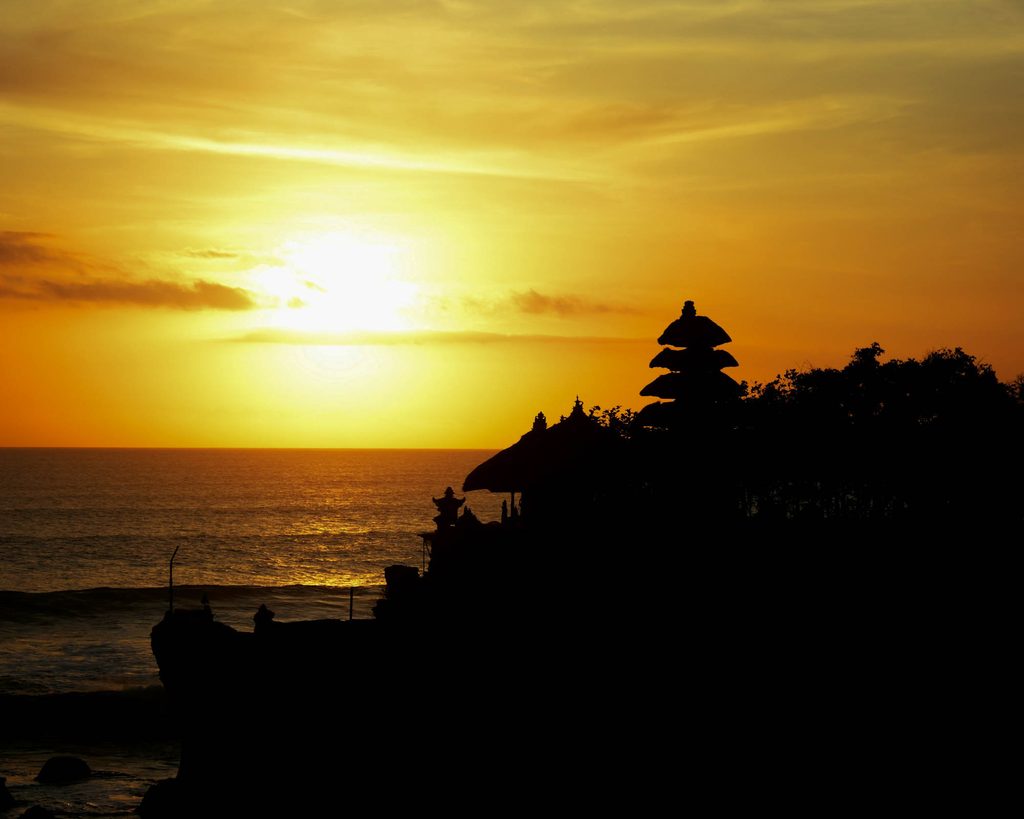 Temple de Tanah Lot au coucher du soleil, Bali