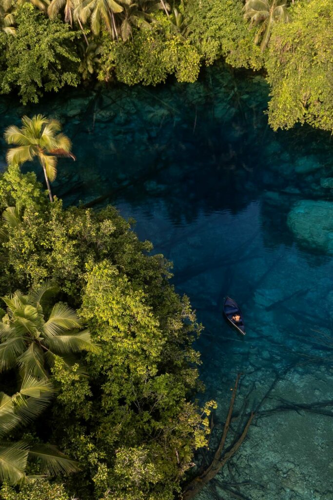Voyage à Sulawesi, lac Paisu Pok aux îles Banggai